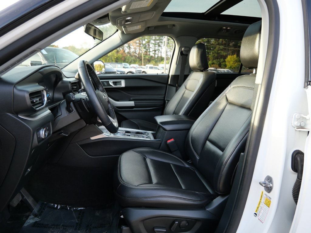 Certified 2020 Ford Explorer XLT w/ Equipment Group 202A AWD/4WD image 22