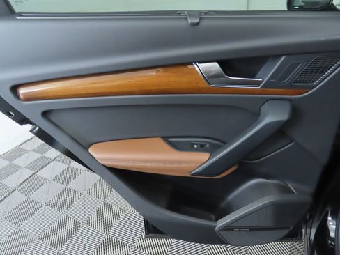 Used 2023 Audi Q5 2.0T Premium Plus w/ Premium Plus Package image 27