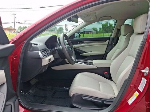 Used 2018 Honda Accord LX image 13