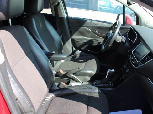 Used 2019 Buick Encore Preferred image 4