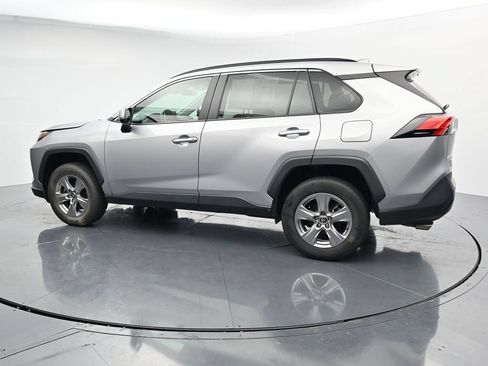 Used 2024 Toyota RAV4 XLE AWD/4WD image 5