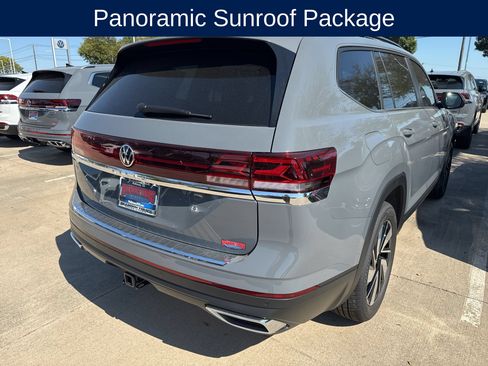 Certified 2026 Volkswagen Atlas SE FWD image 3