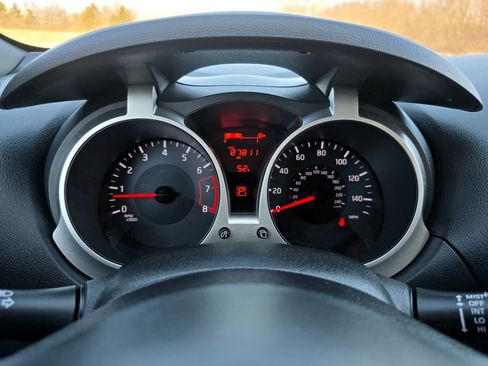 Used 2016 Nissan Juke SL image 12