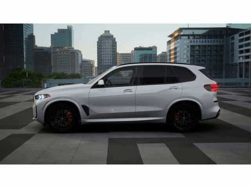 Used 2026 BMW X5 xDrive40i w/ M Sport Package AWD/4WD image 4