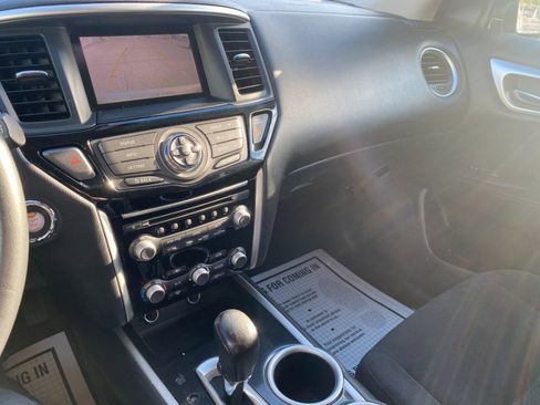 Used 2014 Nissan Pathfinder SV w/ Cargo Package AWD/4WD image 18