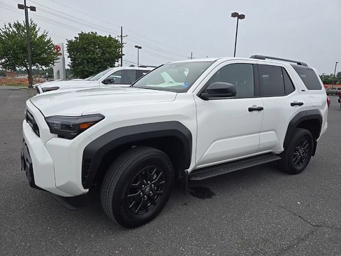 Certified 2025 Toyota 4Runner SR5 AWD/4WD image 1