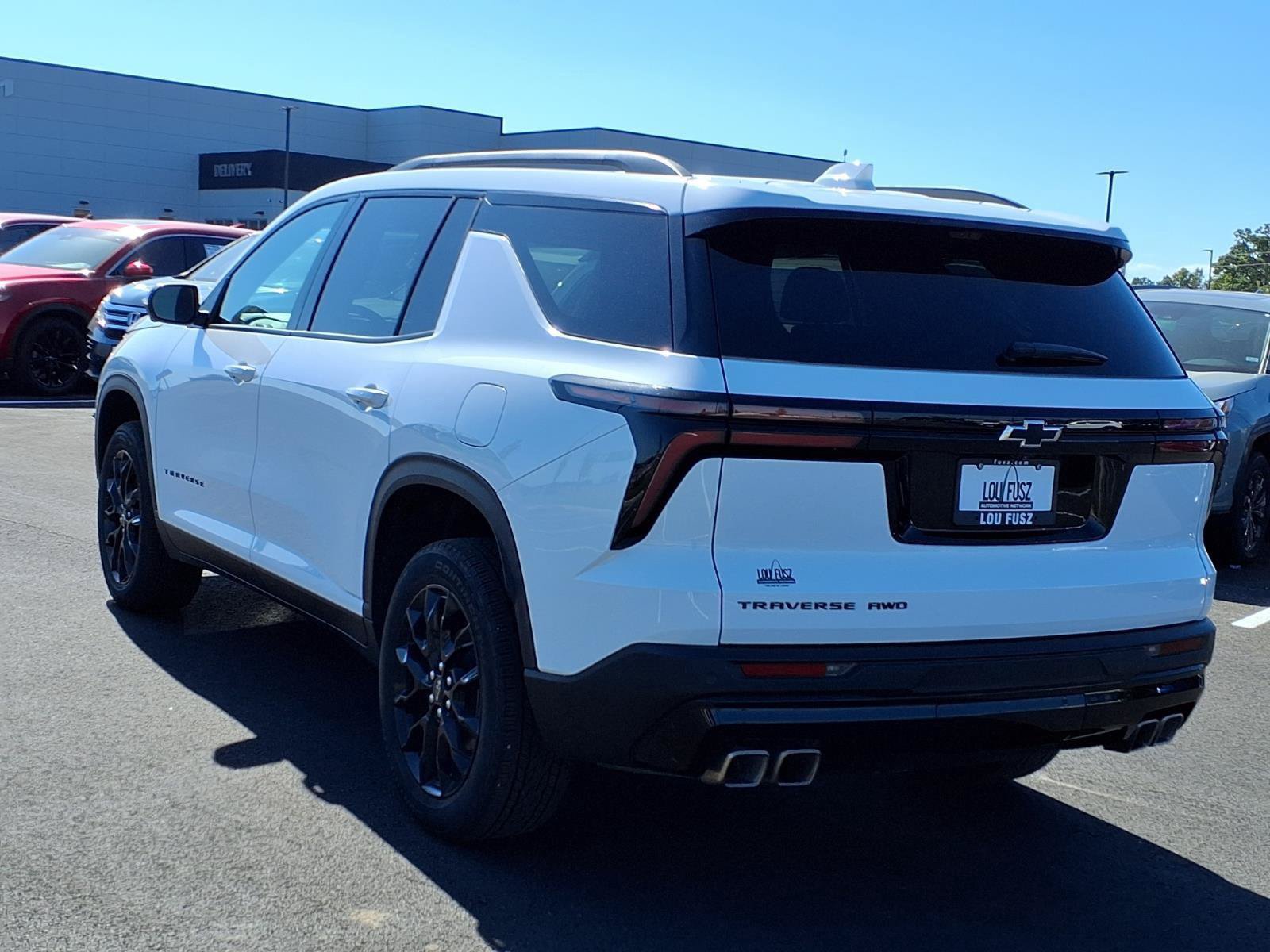 Used 2026 Chevrolet Traverse LT w/ Midnight/Sport Edition AWD/4WD image 2