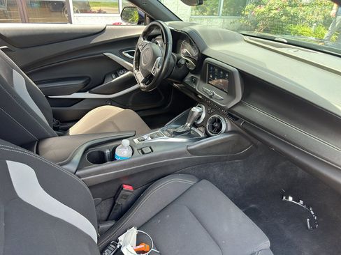 Used 2019 Chevrolet Camaro LT RWD image 10