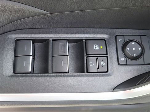 Used 2025 Toyota RAV4 XLE image 17