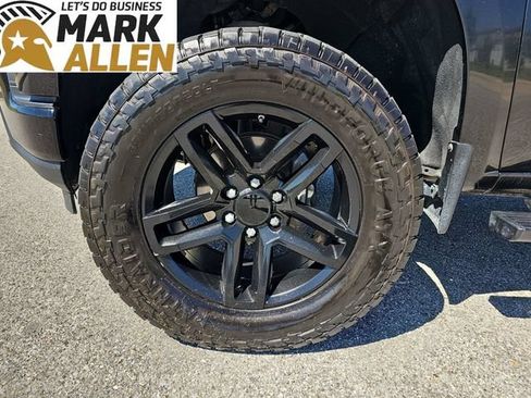 Used 2020 Chevrolet Silverado 1500 Custom w/ Custom Value Package AWD/4WD image 32