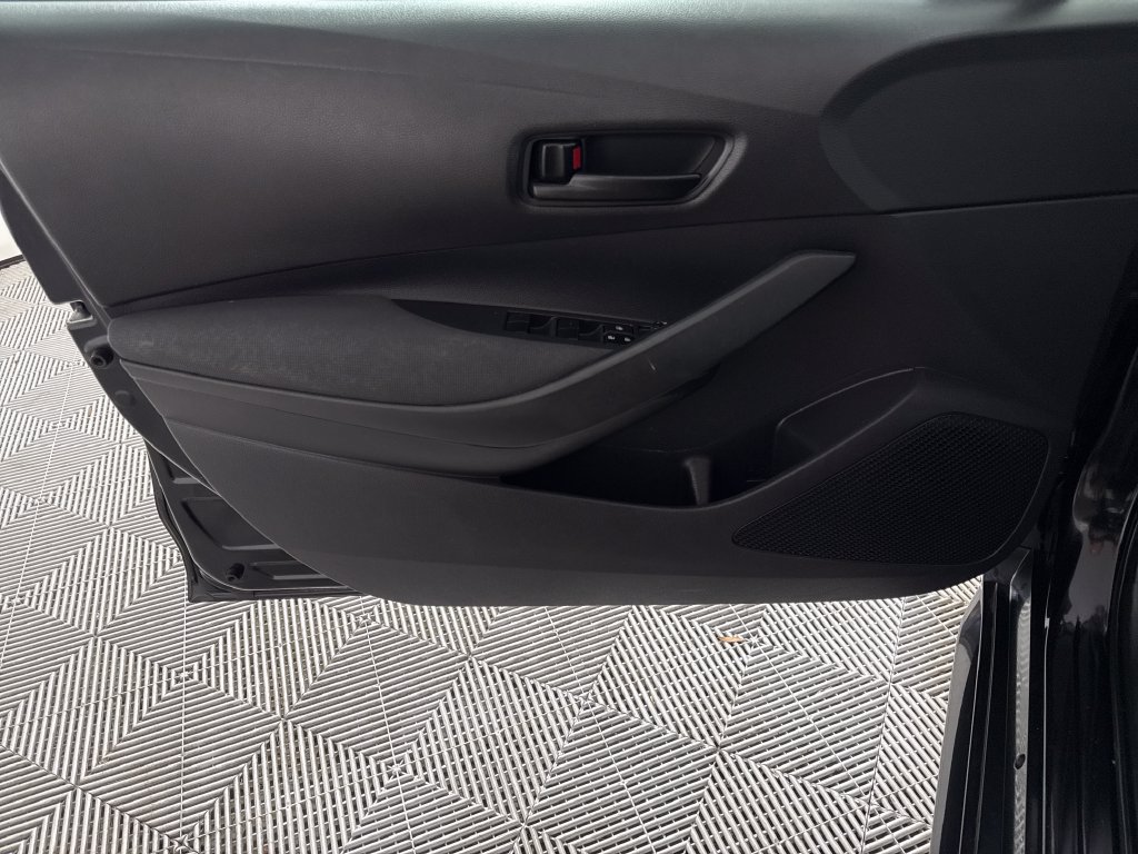 Used 2022 Toyota Corolla LE FWD image 9