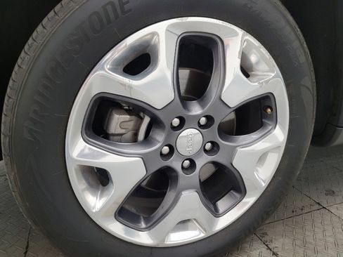 Used 2019 Jeep Compass Limited image 31