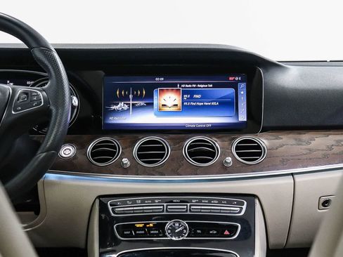 Used 2017 Mercedes-Benz E 300 image 14