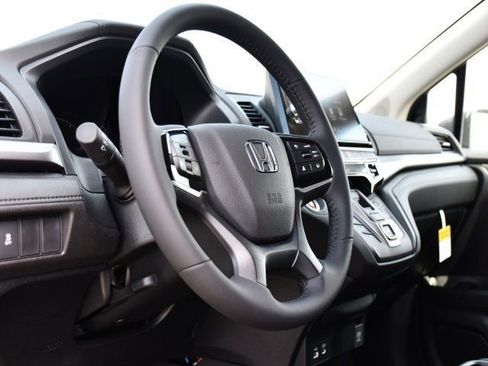 New 2026 Honda Odyssey EX-L image 11