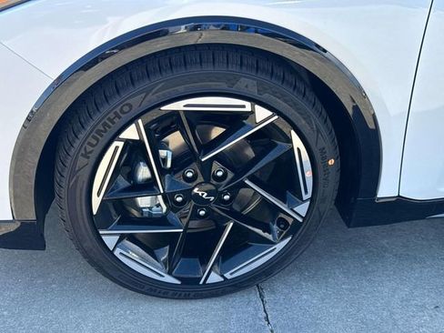 New 2026 Kia K4 GT-Line image 4