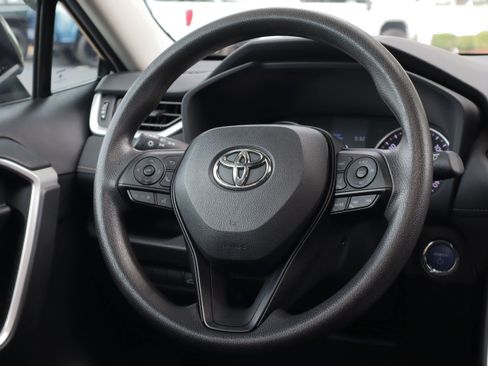 Used 2022 Toyota RAV4 XLE w/ Convenience Package AWD/4WD image 16