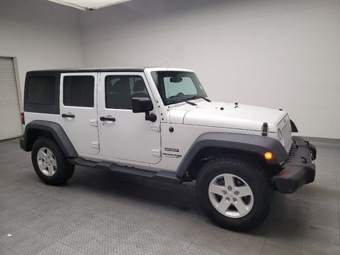 Used 2018 Jeep Wrangler Unlimited Sport S AWD/4WD image 11