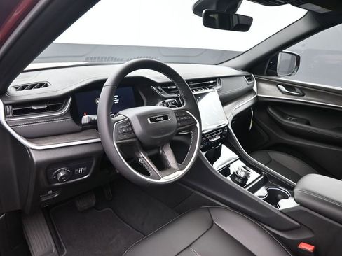 New 2025 Jeep Grand Cherokee L Limited w/ Black Appearance Package image 33