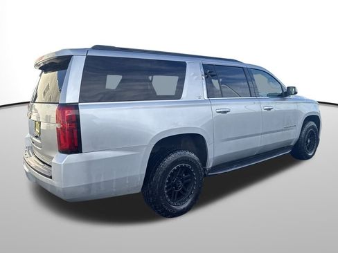 Used 2020 Chevrolet Suburban LT w/ Luxury Package image 6
