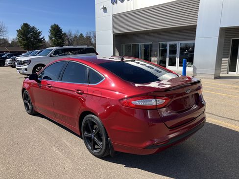 Used 2016 Ford Fusion SE image 8