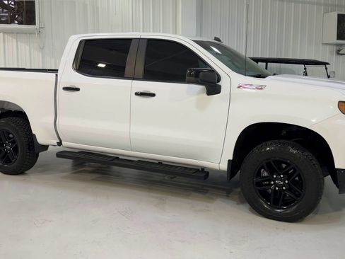 Used 2020 Chevrolet Silverado 1500 LT Trail Boss AWD/4WD image 3