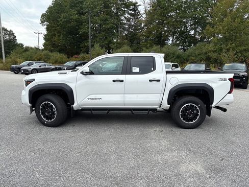 New 2025 Toyota Tacoma TRD Off-Road image 2