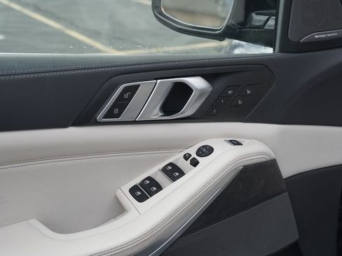 Used 2023 BMW X5 xDrive45e image 10