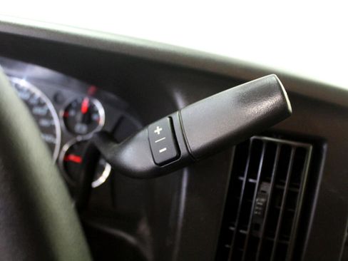 Used 2020 GMC Savana 3500 LT w/ LT Preferred Equipment Group image 16