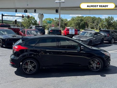 Used 2017 Ford Focus ST FWD image 9