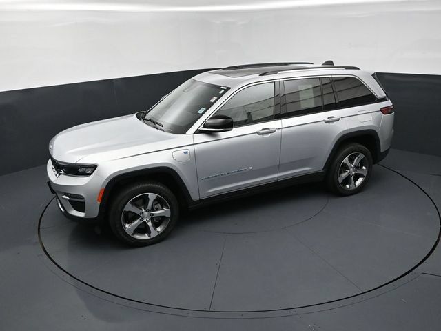 Used 2023 Jeep Grand Cherokee 4WD 4xe image 14