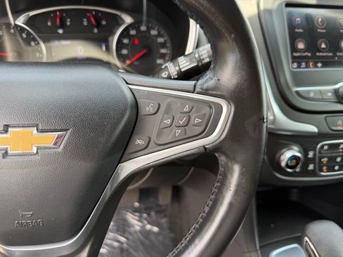 Used 2022 Chevrolet Equinox LT w/ Driver Convenience Package FWD image 19