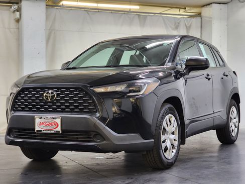 Used 2023 Toyota Corolla Cross L AWD/4WD image 10