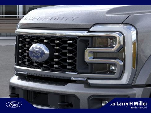 New 2026 Ford F450 Platinum w/ FX4 Off-Road Package AWD/4WD image 17