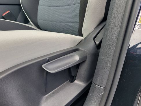 Certified 2025 Volkswagen Taos S image 18