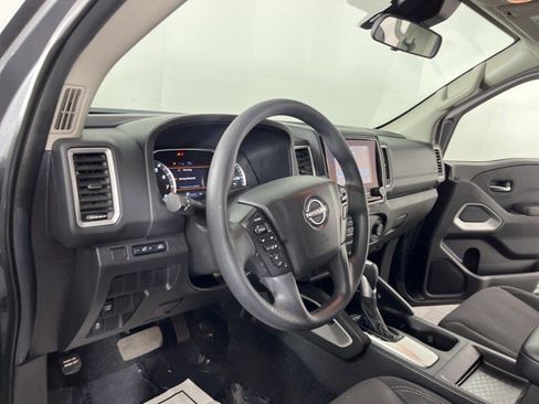 Used 2024 Nissan Frontier SV image 15