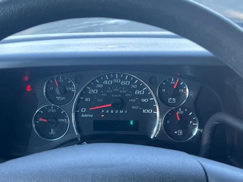 Certified 2024 Chevrolet Express 3500 w/ Driver Convenience Package image 16