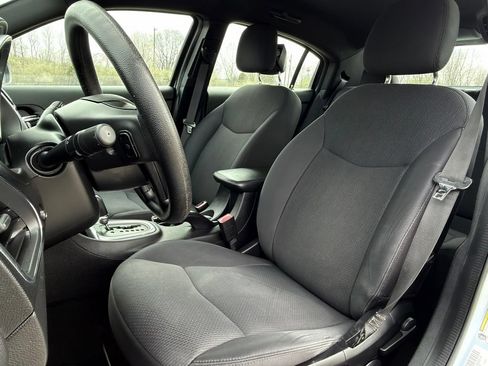 Used 2014 Chrysler 200 LX FWD image 12