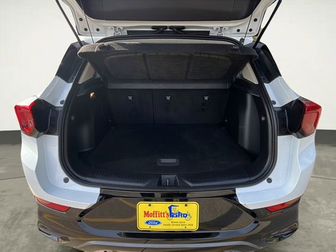 Used 2024 Buick Encore GX Sport Touring image 18