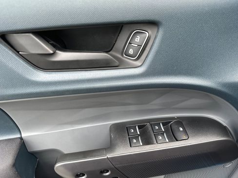 New 2025 Ford Maverick XL image 12