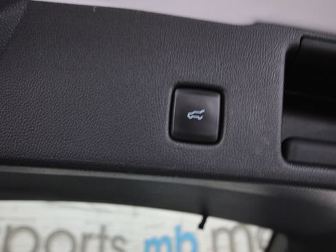 Used 2023 Ford Escape ST-Line AWD/4WD image 7