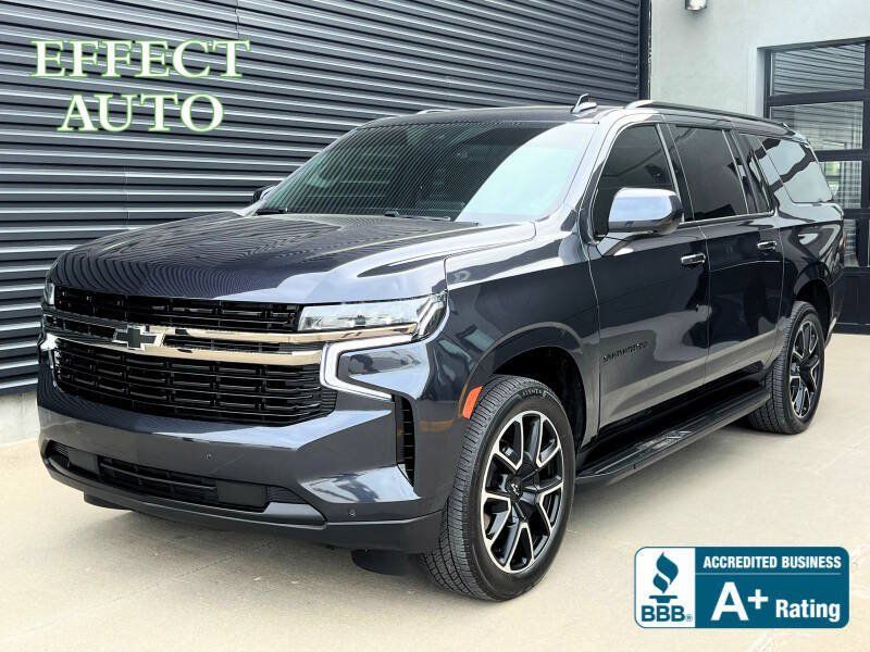 Used 2023 Chevrolet Suburban RST w/ Sport Performance Package AWD/4WD image 1