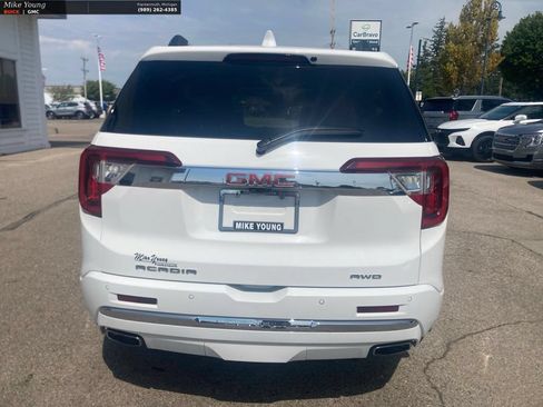 Used 2023 GMC Acadia Denali w/ Denali Ultimate Package AWD/4WD image 6