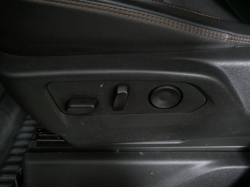 Used 2025 GMC Sierra 1500 AT4 w/ AT4 Premium Package AWD/4WD image 16