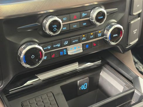 Used 2025 Ford F450 King Ranch w/ Chrome Package image 21