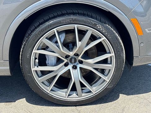 Used 2019 Audi Q7 3.0T Prestige w/ Prestige Package AWD/4WD image 32
