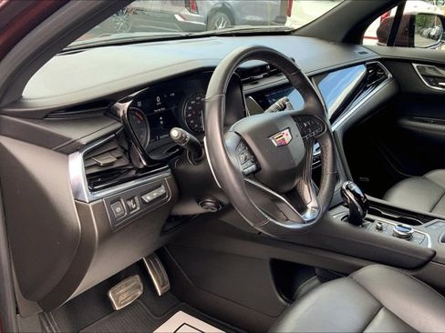 Used 2022 Cadillac XT6 Sport w/ Technology Package image 14