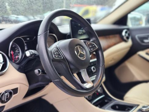 Used 2018 Mercedes-Benz GLA 250 4MATIC image 19