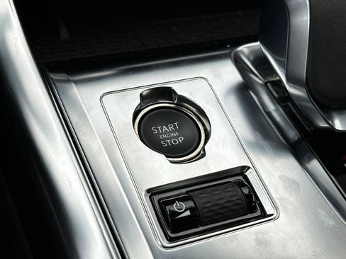 Used 2024 Jaguar XF R-Dynamic SE image 31