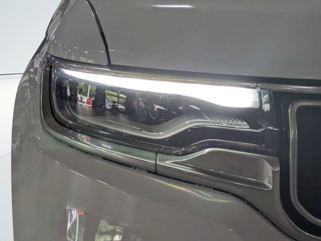 Used 2022 Jeep Wagoneer Series II AWD/4WD image 9