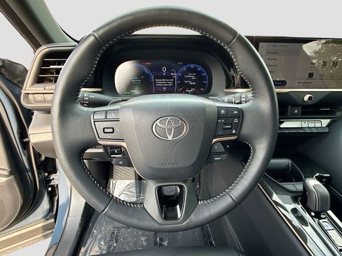 Used 2025 Toyota Crown Signia AWD/4WD image 39